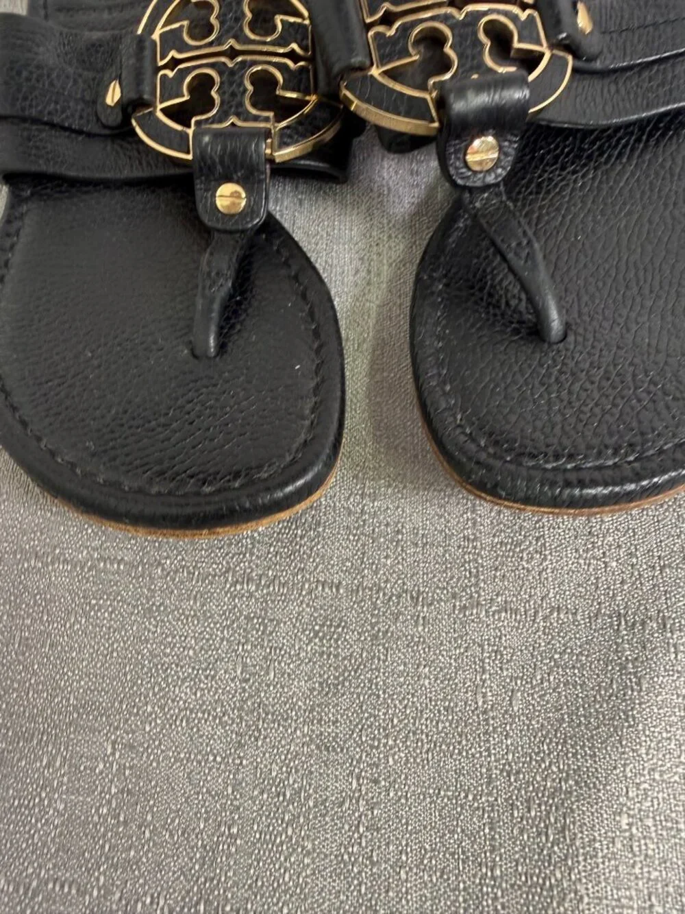 Tory Burch Miller Black Leather Thong Sandals Size 6M Gold Logo Accent